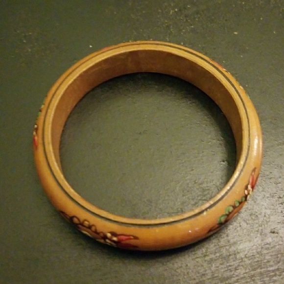 Solid wood hand painted bangle - Picture 5 of 6